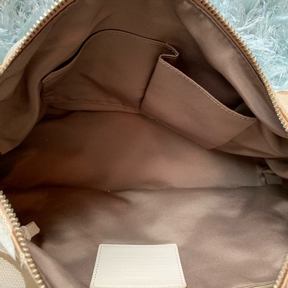 New Coach Shoulder Tote Bag, cream and beige in color. New condition! - Picture 6 of 8